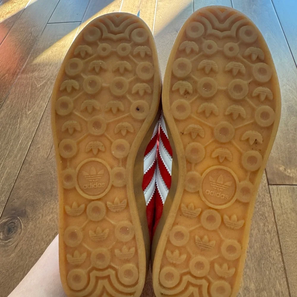 adidas Gazelle Scarlet Cloud White Sneakers | Women’s 6.5 / Men’s 5.5 | Like New - Picture 6 of 7